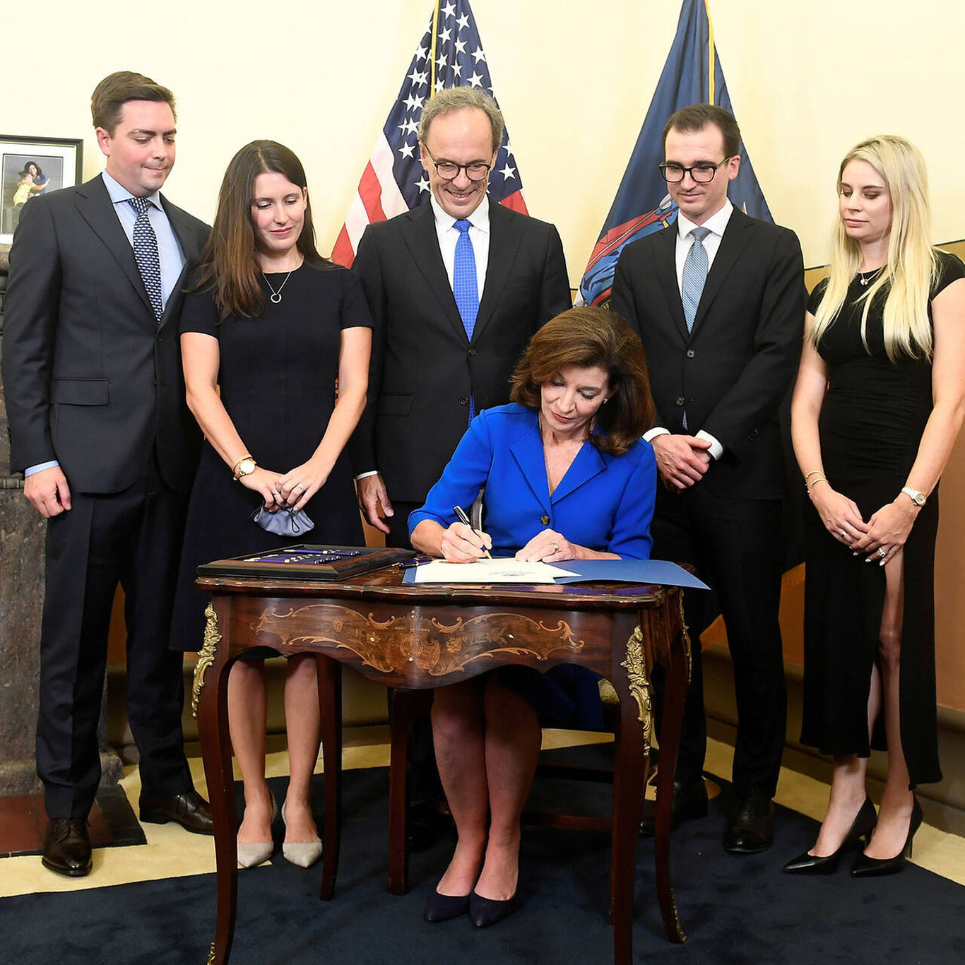 Birinchi marta ayol kishi Nyu -York shtati gubernatori bo‘ldi