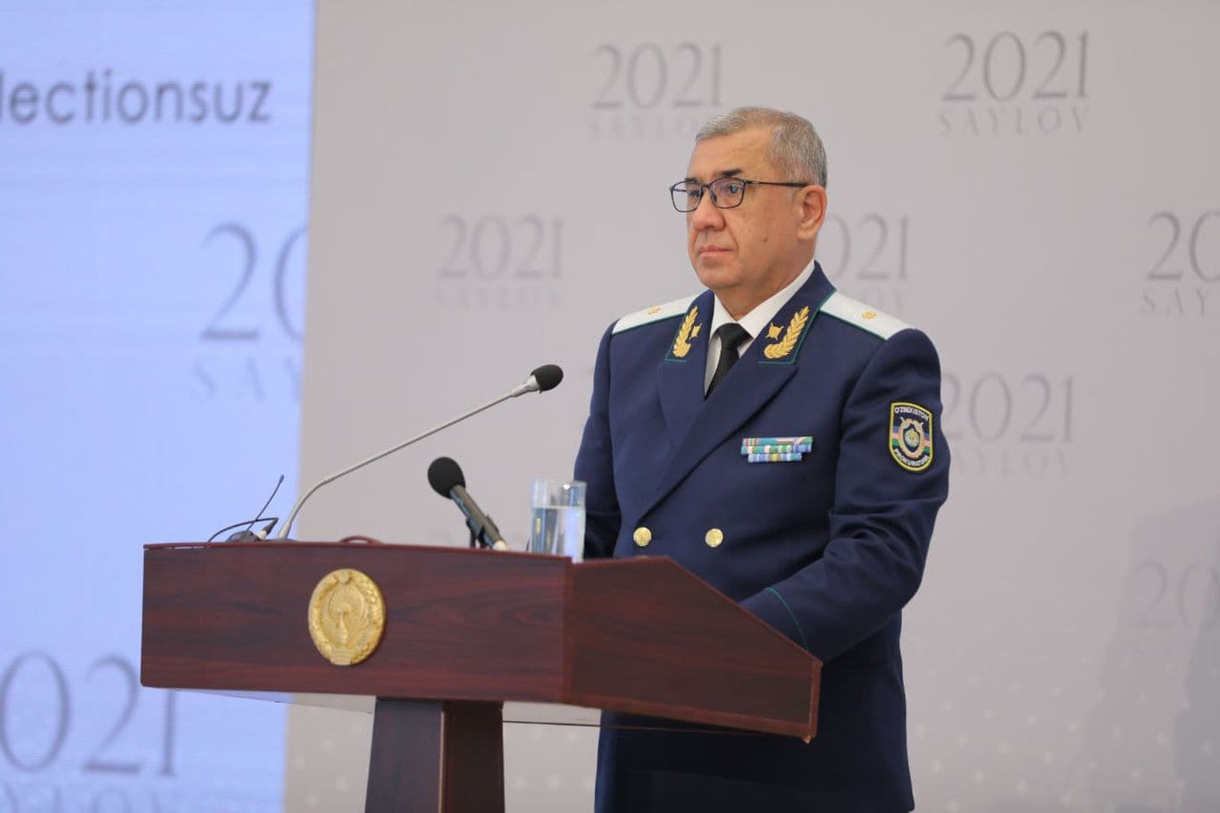 Internet monitoringida saylov jarayonida jurnalist saylov qutisini ko‘zdan kechirib, tegingani aniqlandi