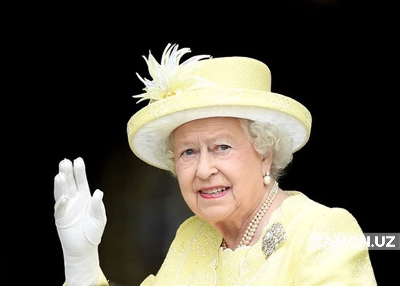 Buyuk Britaniya qirolichasi Yelizaveta II "Yilning keksa odami" unvonidan voz kechdi
