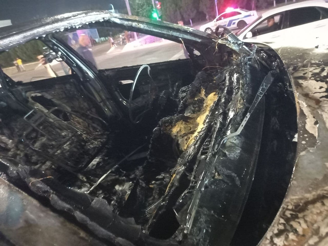 Қаршида ҳаракатланиб кетаётган Lacetti’да ёнғин чиқди