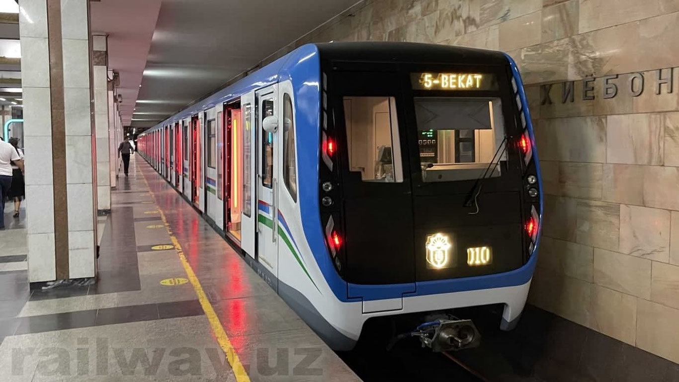Toshkentda yangi metro poyezdlari ishga tushirildi