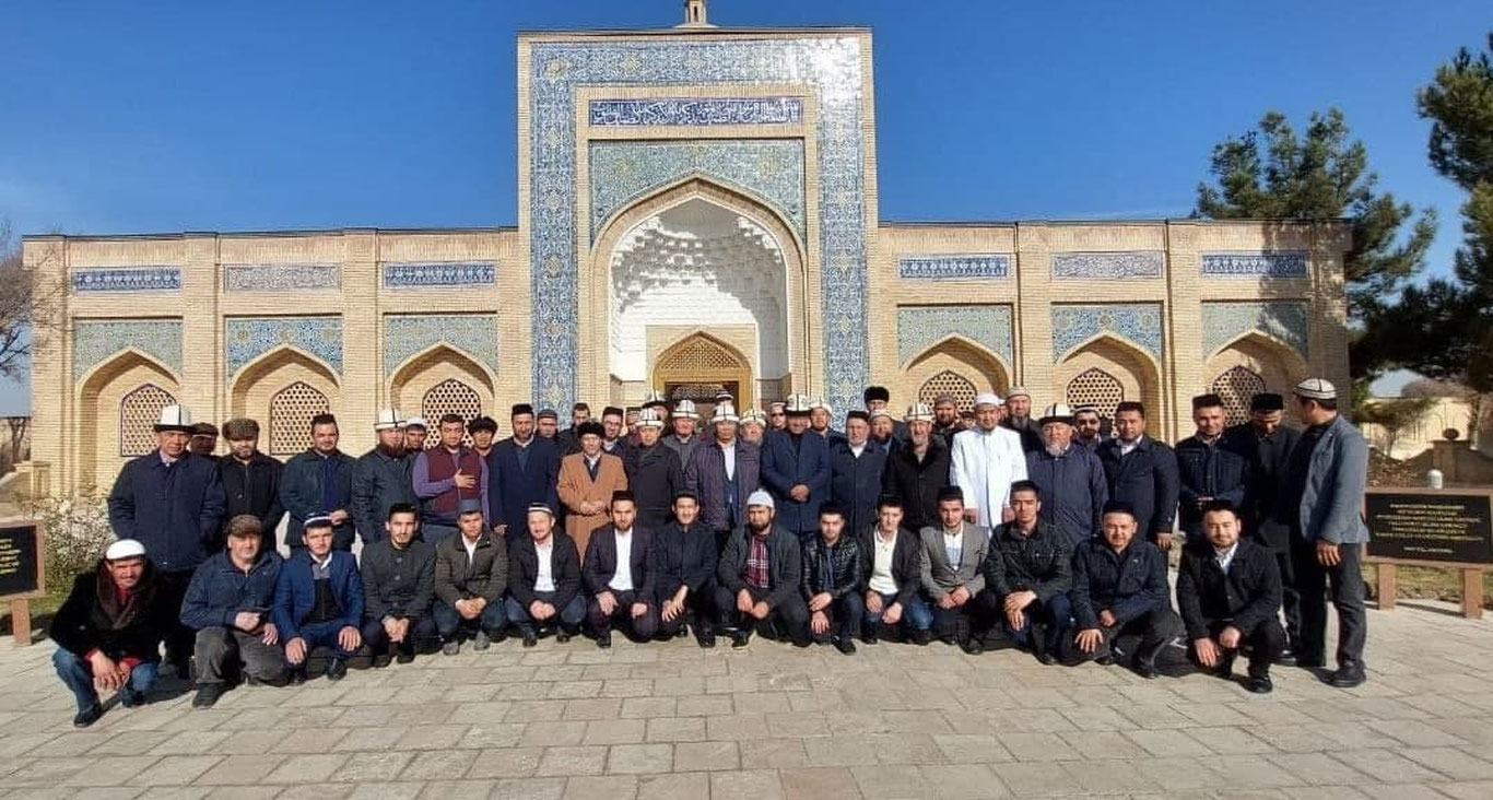 Қирғизистон уламолари Бухорода бўлишди