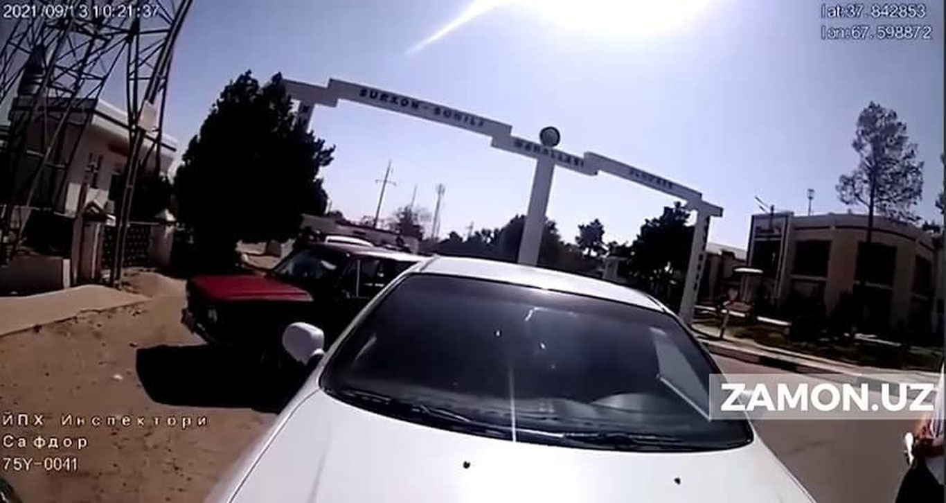 Сурхондарёда ЙПХ ходимини капотда судраб кетган ҳайдовчига чора кўрилди