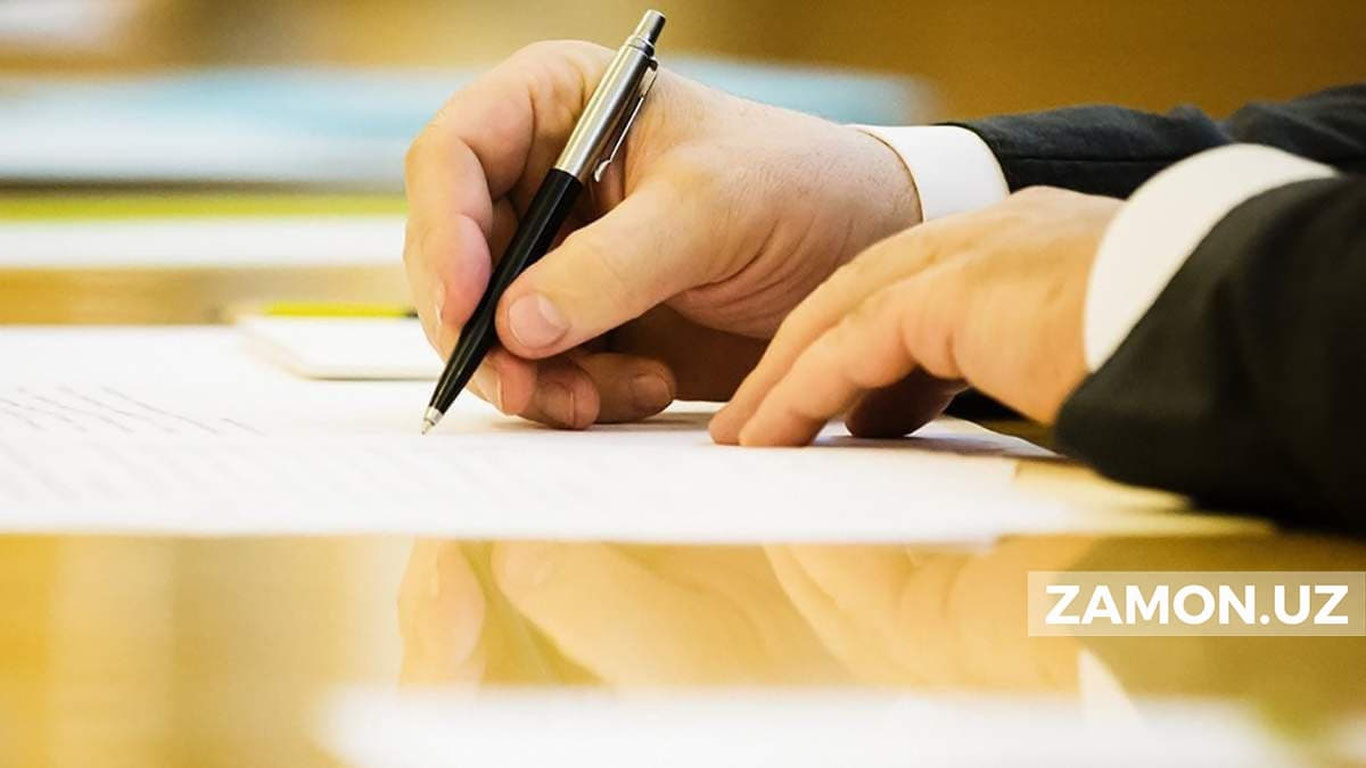 Davlat rahbarining ko‘krak nishoni va shtandarti joriy qilinadi