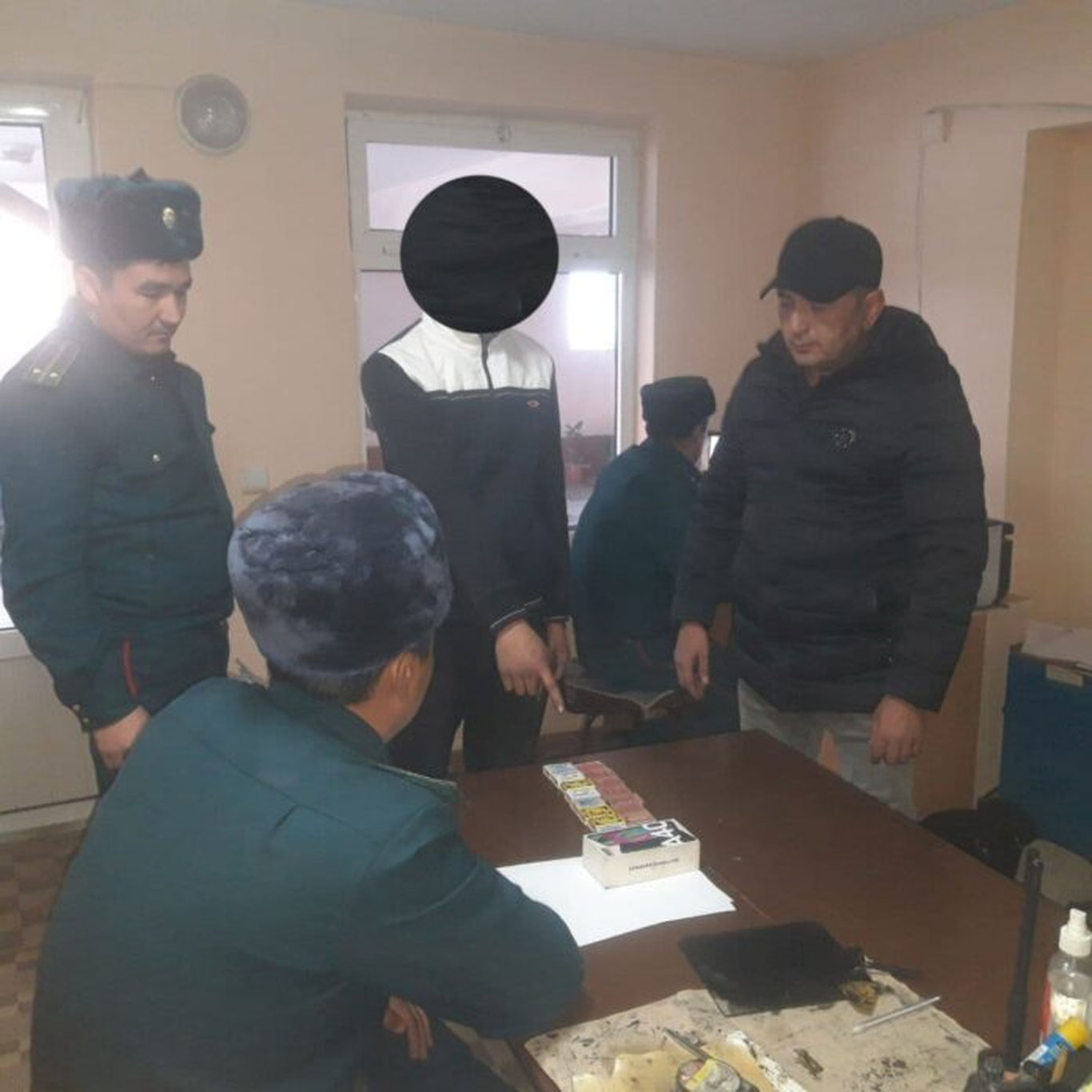 Қашқадарёда вояга етмаган бола пиротехника воситаларини сотишга уринди