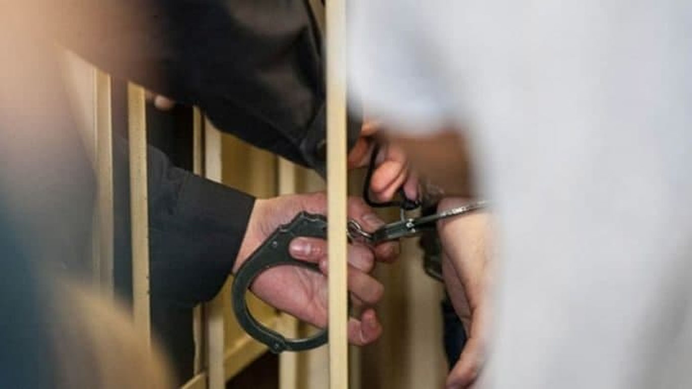 Фарғонада 15-16 ёшли болалар 45 ёшли таксичини ваҳшийларча ўлдириб далага ташлаб кетди