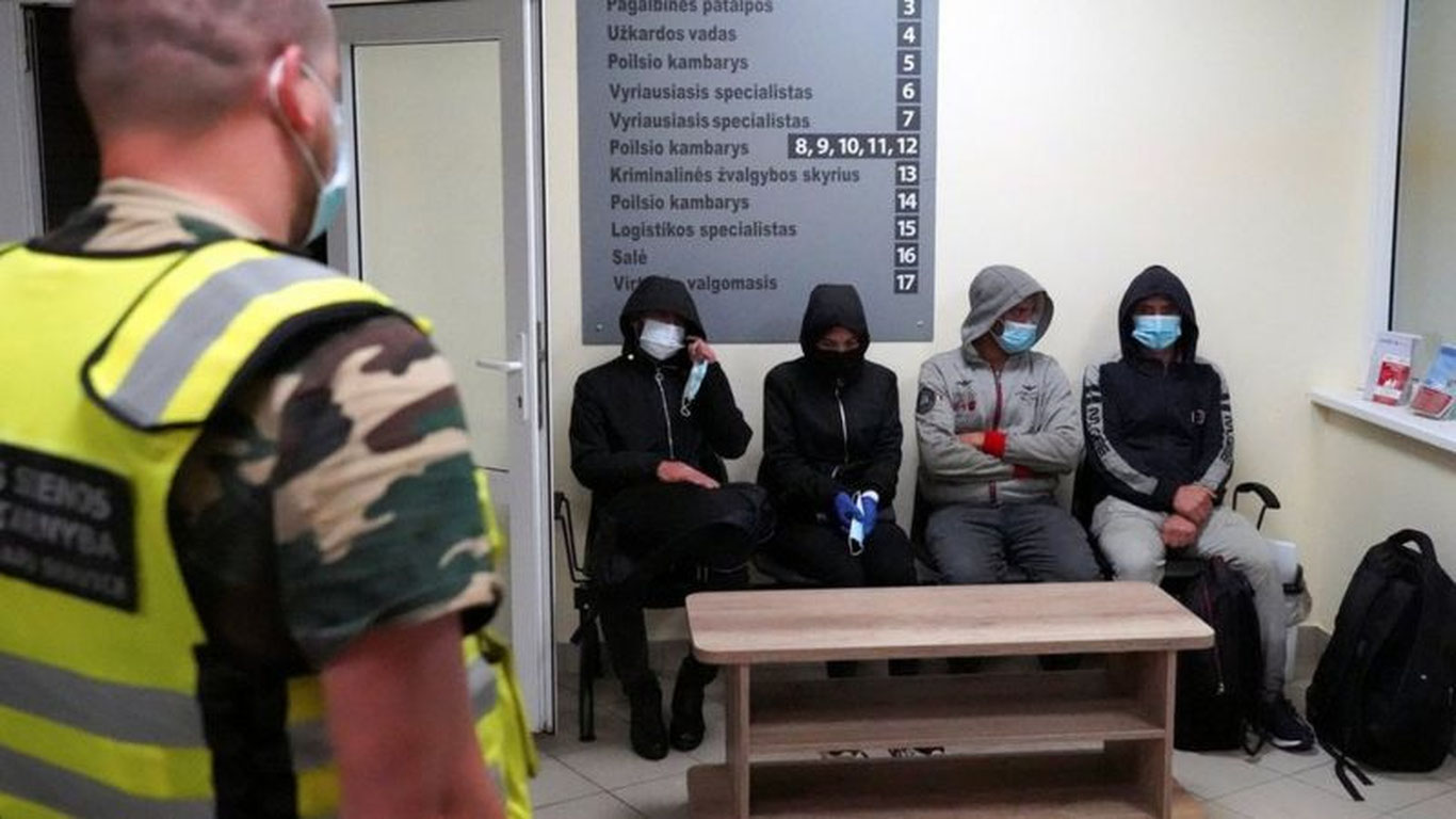 Litva Belorusni yuzlab migrantlarni mamlakat hududiga yuborishda ayblamoqda