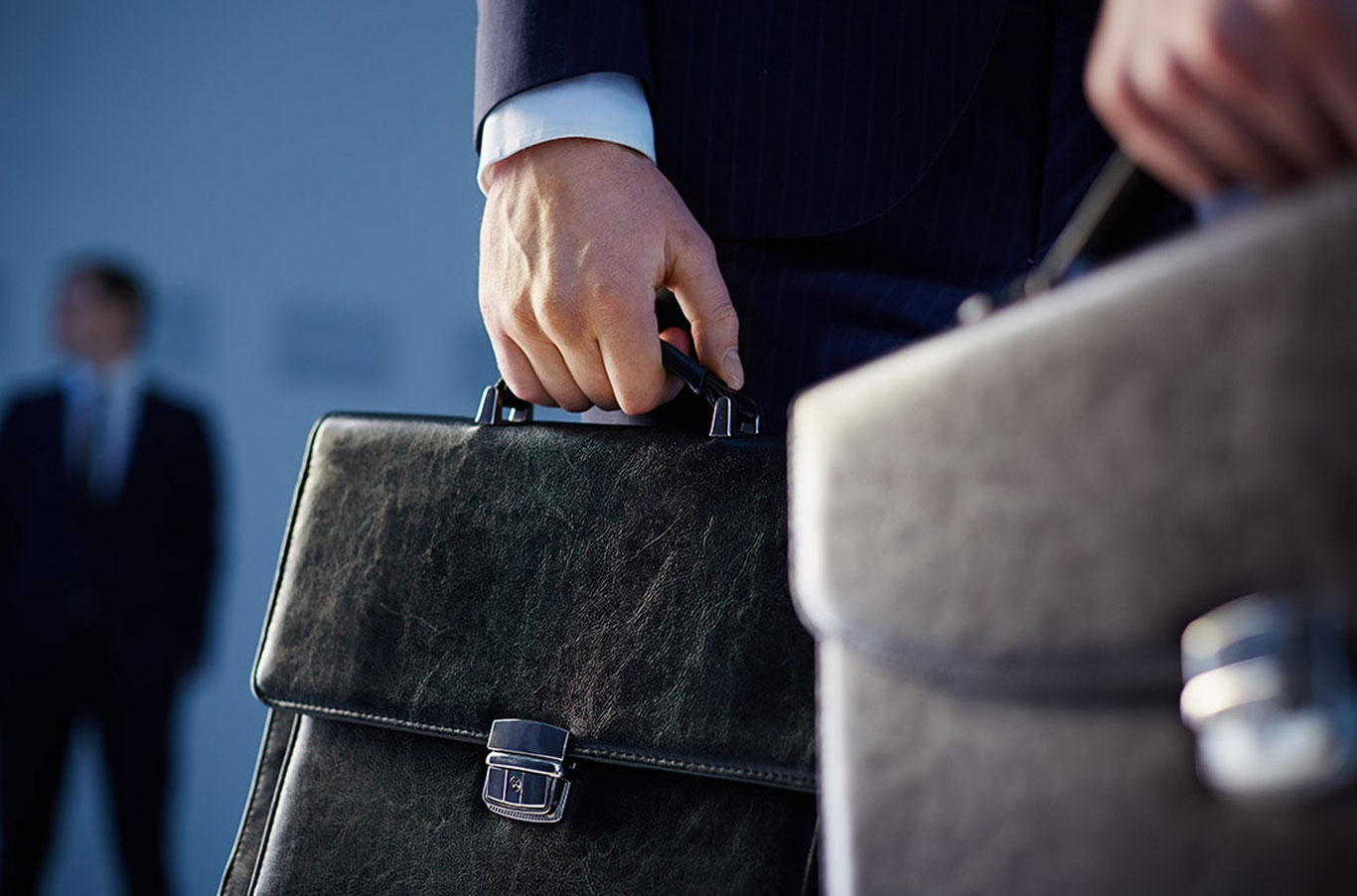 Давлат хизматчиларининг энг кам йиллик меҳнат таътили 27 кунга узайтирилиши мумкин