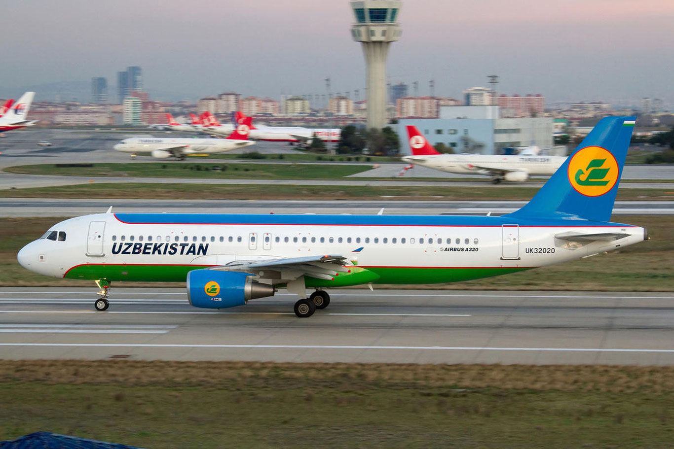 "Uzbekistan Airports"  хорижий авиакомпаниялар учун тарифларни пасайтирди