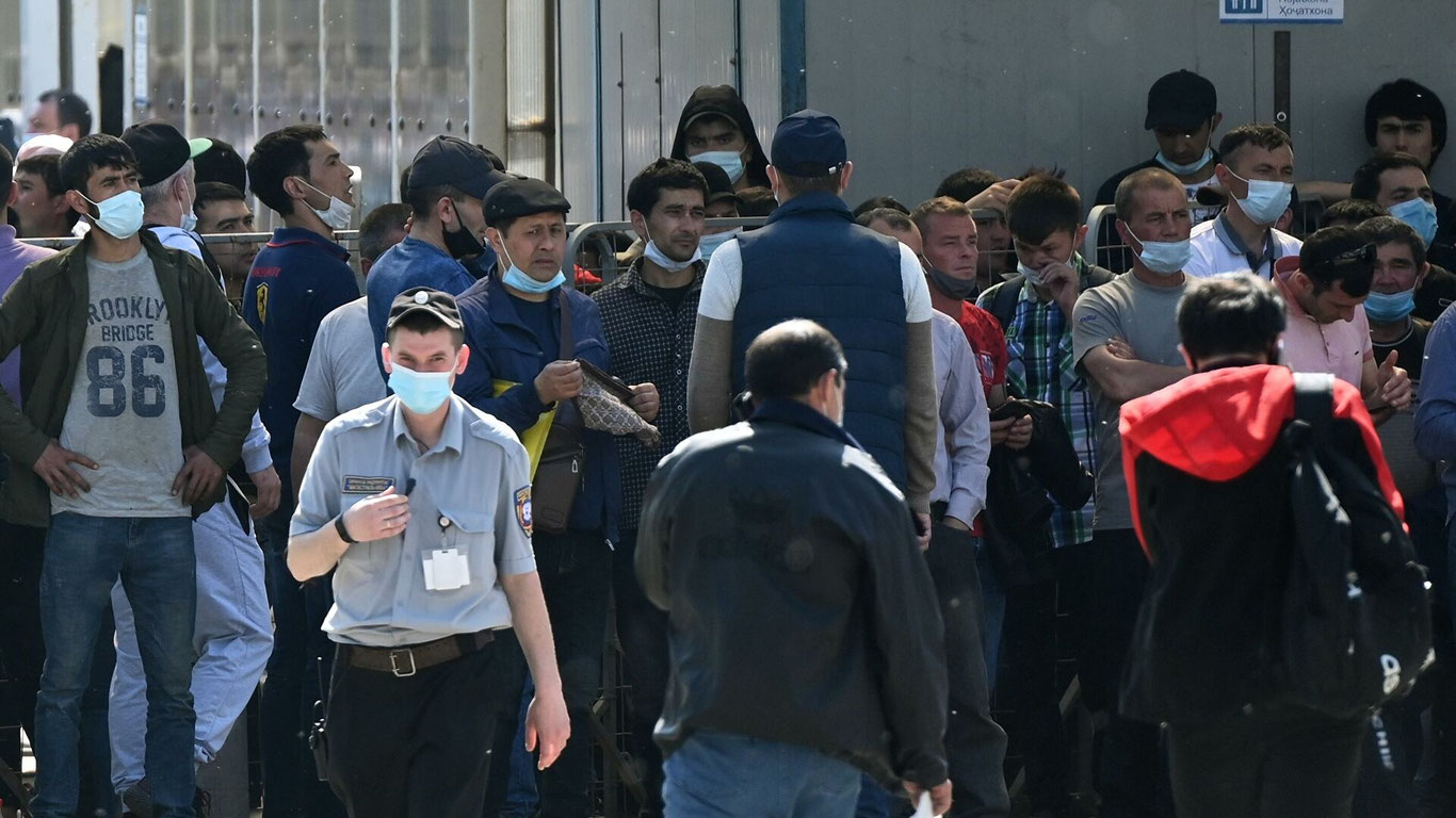 Yil boshidan beri qancha o‘zbekistonlik Rossiyaga ishlashga ketgani maʼlum bo‘ldi