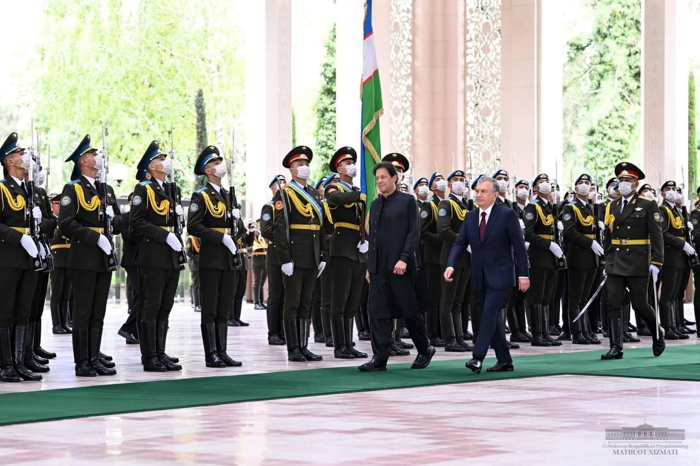 Shavkat Mirziyoyev va Imron Xon o‘rtasida muzokaralar boshlandi