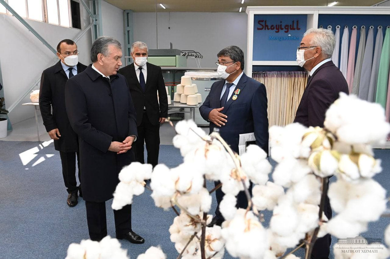 "Bu katta ishlarning birinchi natijalari. Lekin korxonadagi bosqichlar hali oxirgisi emas" — Shavkat Mirziyoyev