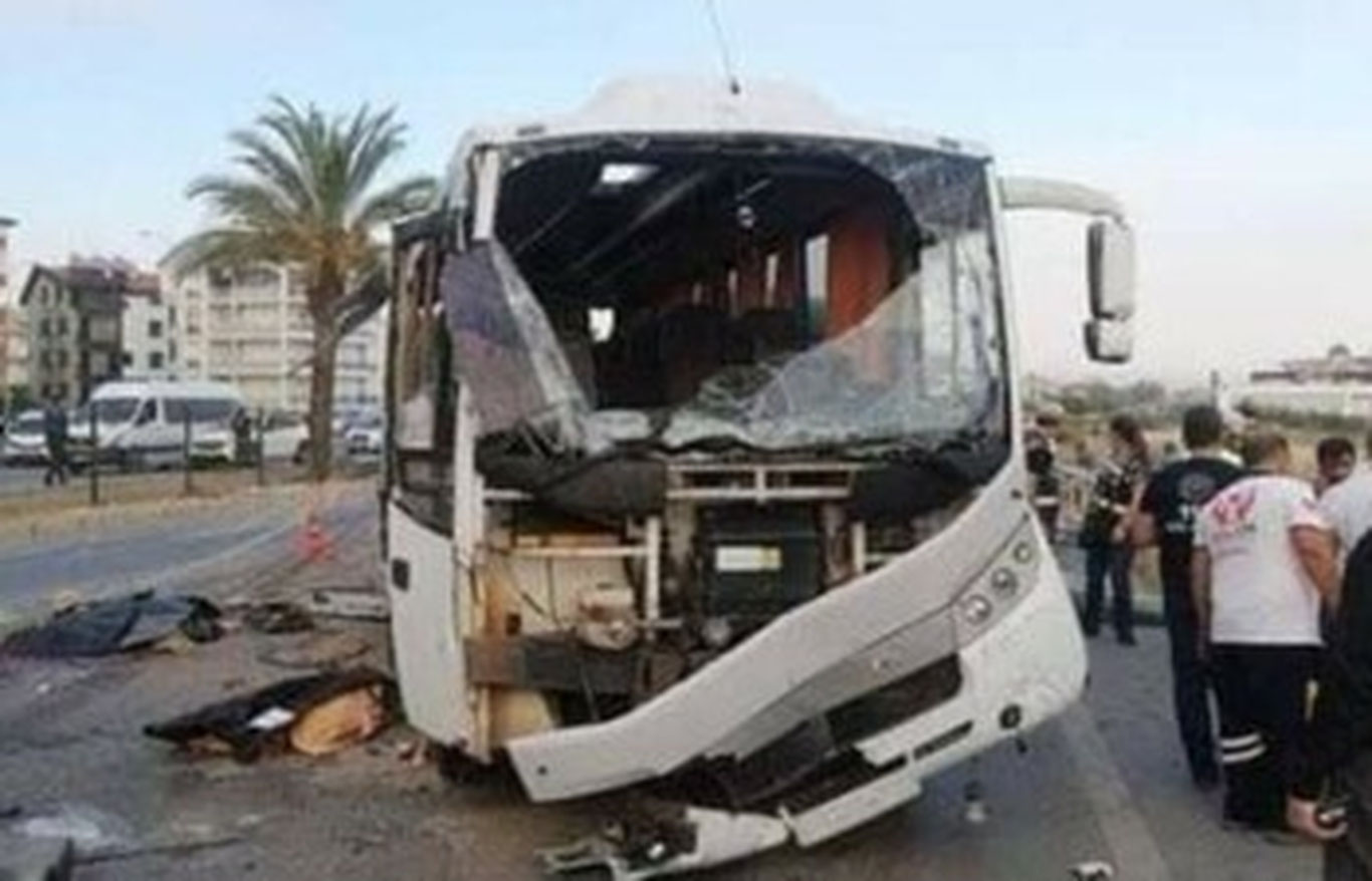 Antalyada avtobus ag‘darildi: uch nafar Rossiya fuqarosi vafot etdi