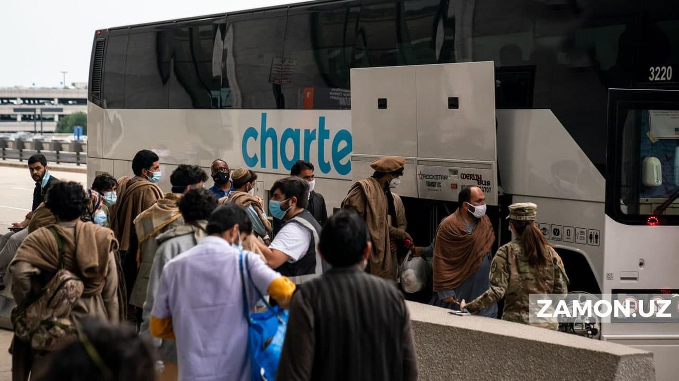 Aфғонистондан эвакуация қилинганлар АҚШ ҳарбийларига ҳужум қилди