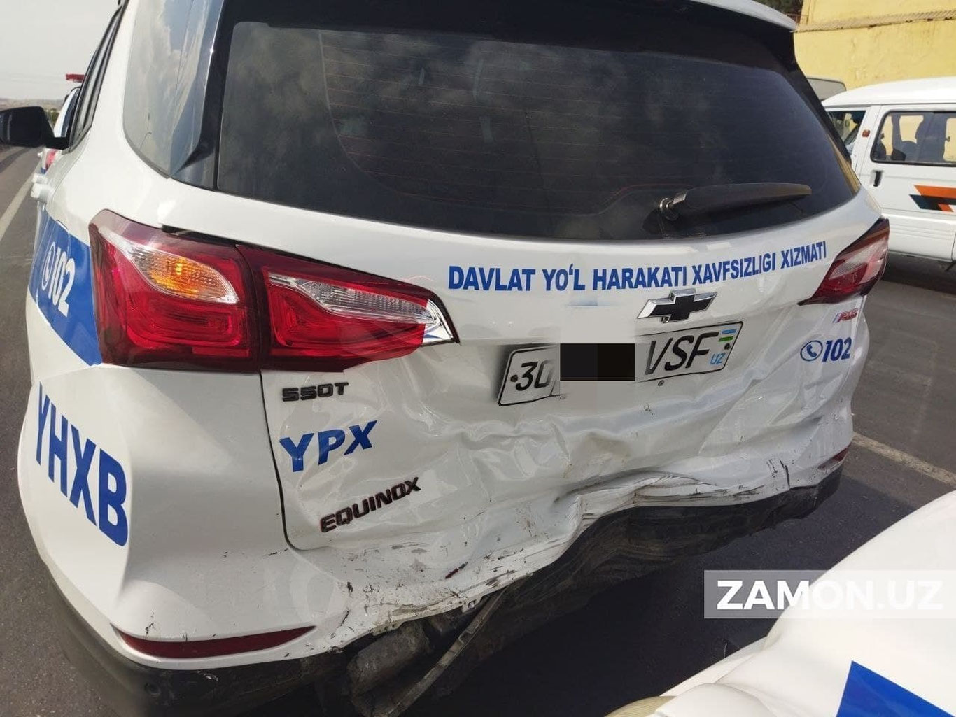 Самарқандда юк машинаси ЙПХ ходимининг хизмат машинаси билан тўқнашди