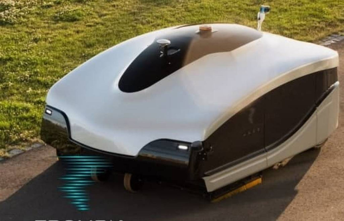 Кўчаларни тозаловчи робот синовдан ўтказилди