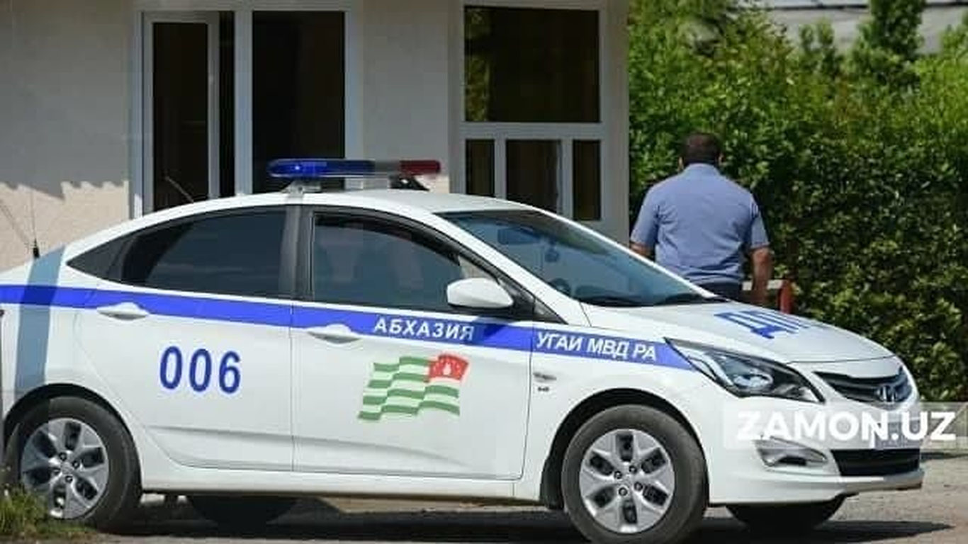 Депутат вазирлик биноси яқинида автоматдан 20 та ўқ узди