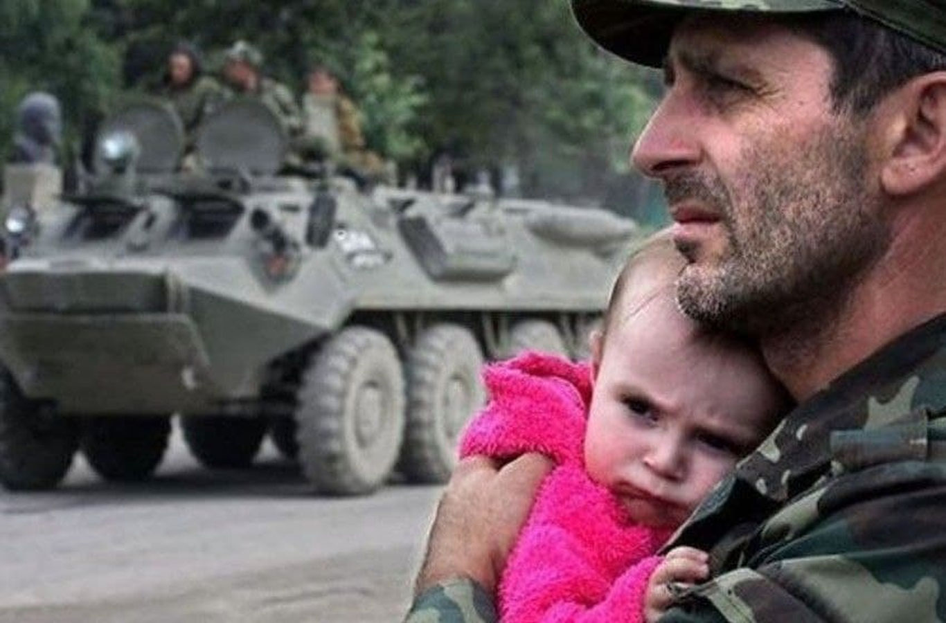 "Беш кунлик уруш": Нима учун Россия Грузияга қарши урушга кирганди?