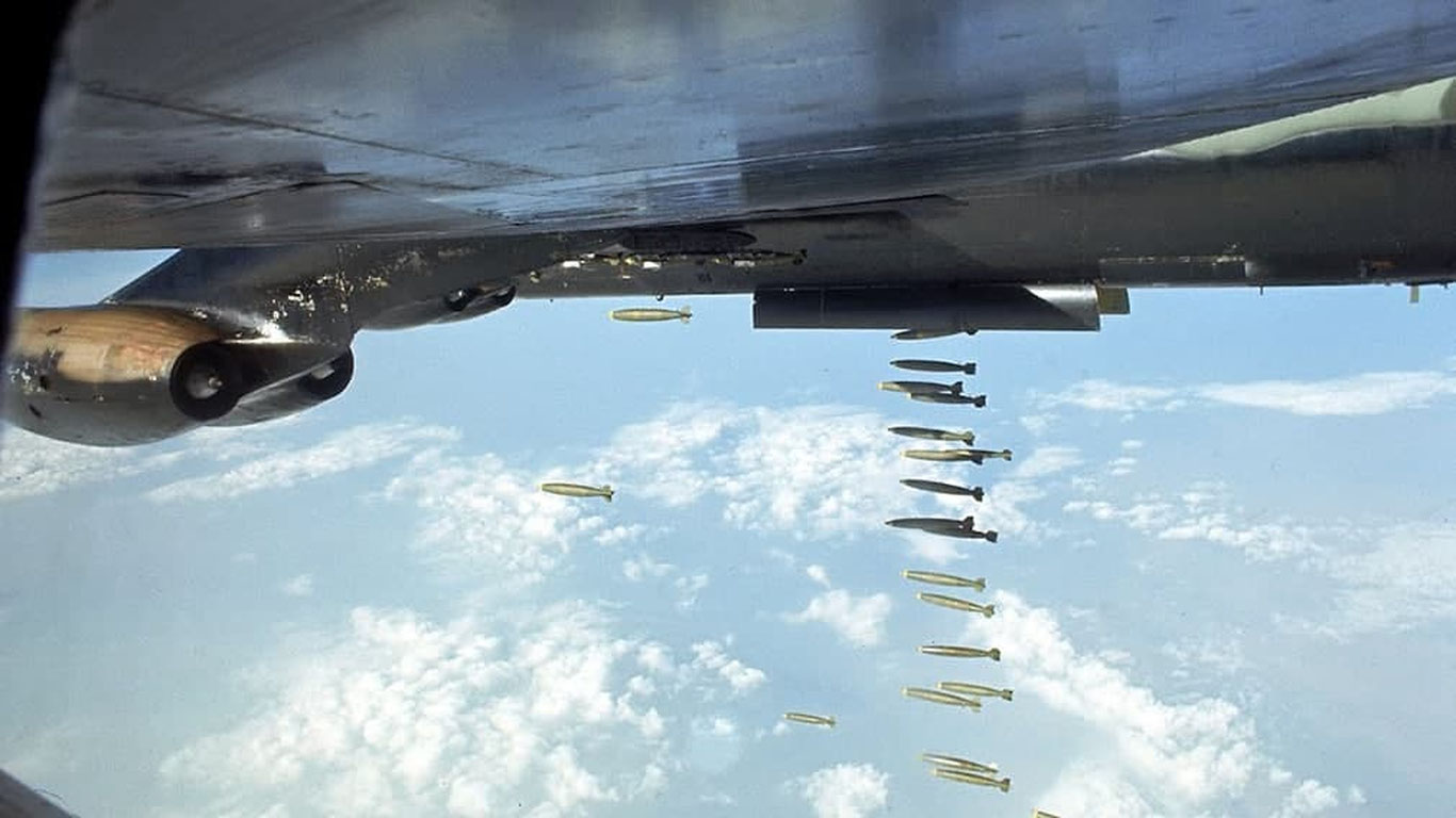 Afg‘onistonning ikki viloyatida B-52 samolyotlari “Tolibon” ga aviazarba berdi. Bu AQSHning qaytishidan darakmi?