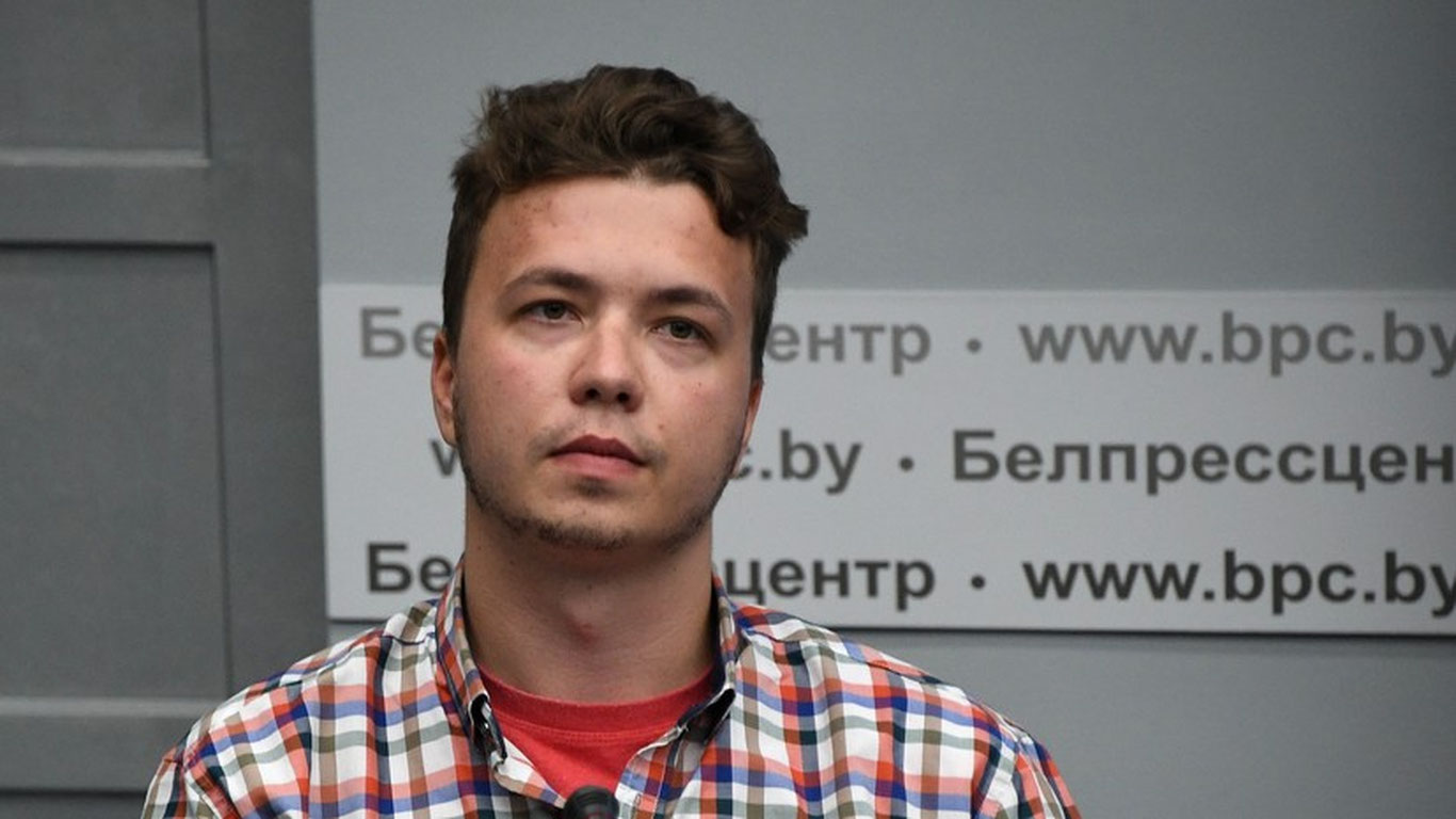 NEXTA Telegram-каналининг Беларусдаги намойишларда қандай вазифани бажаргани очиқланди