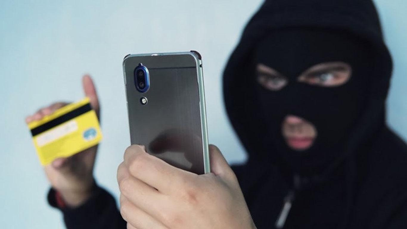 Пешку туманида ижтимоий тармоқ орқали ўғрилик қилган шахс қўлга олинди