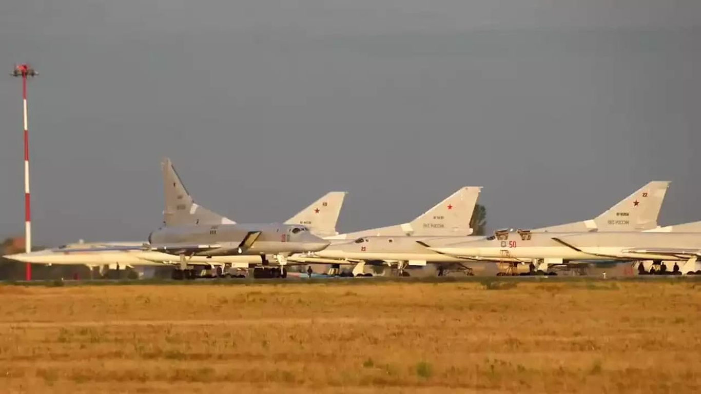 Ўзбекистон ҳарбийлари Афғонистон билан чегарада янги самолётни синовдан ўтказди