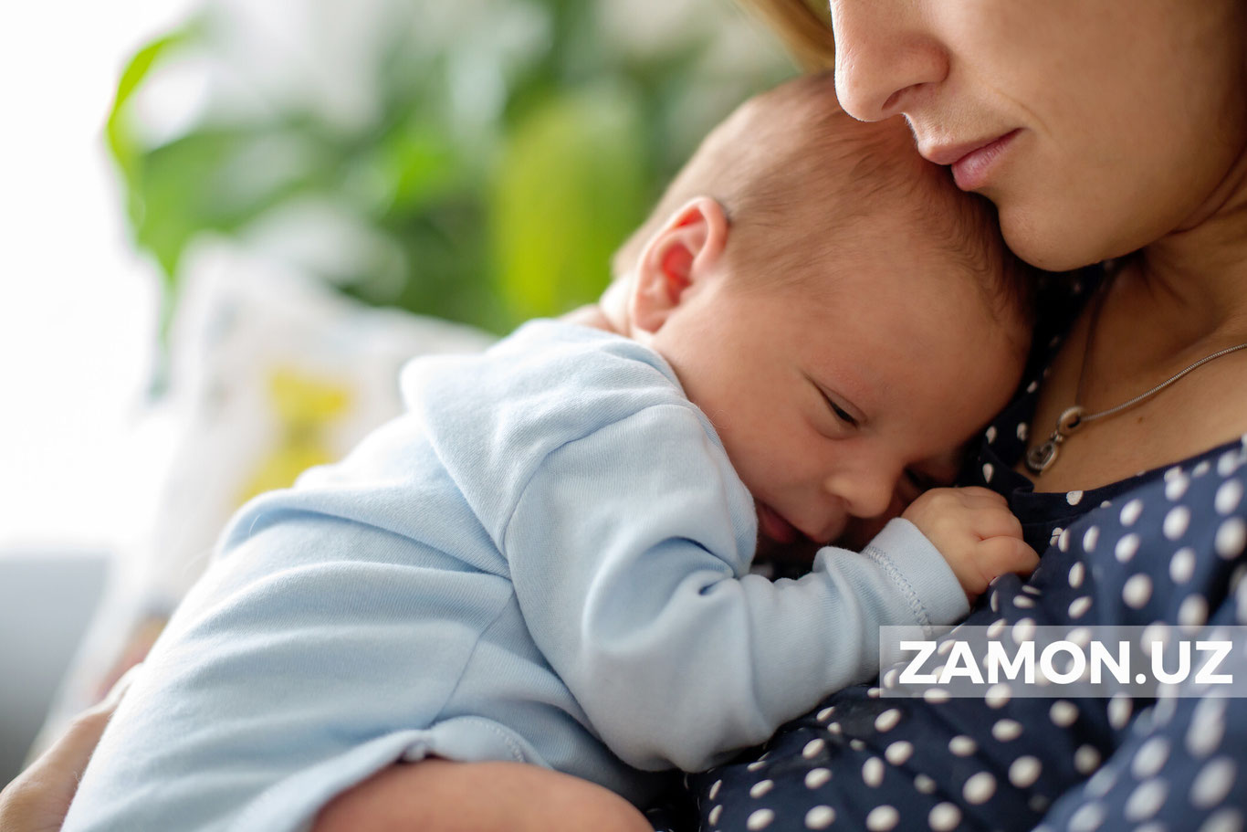 Endi Angliya va Uelsda emizikli onalarni ularning roziligisiz suratga olish jinoyat hisoblanadi