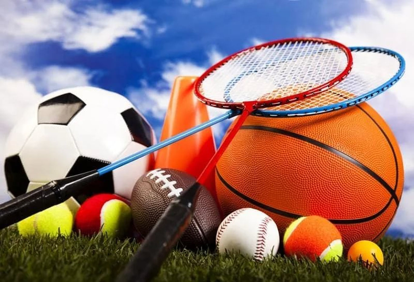Hududlarda badminton, stritbol va “Workout” sport turlari uchun sport maydonchalari tashkil etiladi