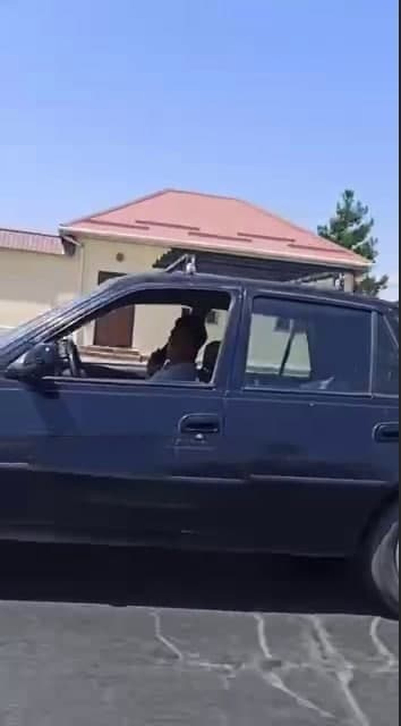 Haydovchisiz avtomashinani kim boshqarayotgan edi?