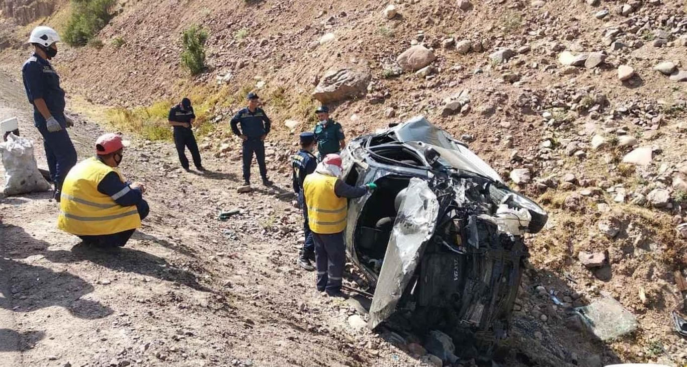 Перевалда бошқарувни йўқотган "Каптива" ҳайдовчиси ЙТҲга учради