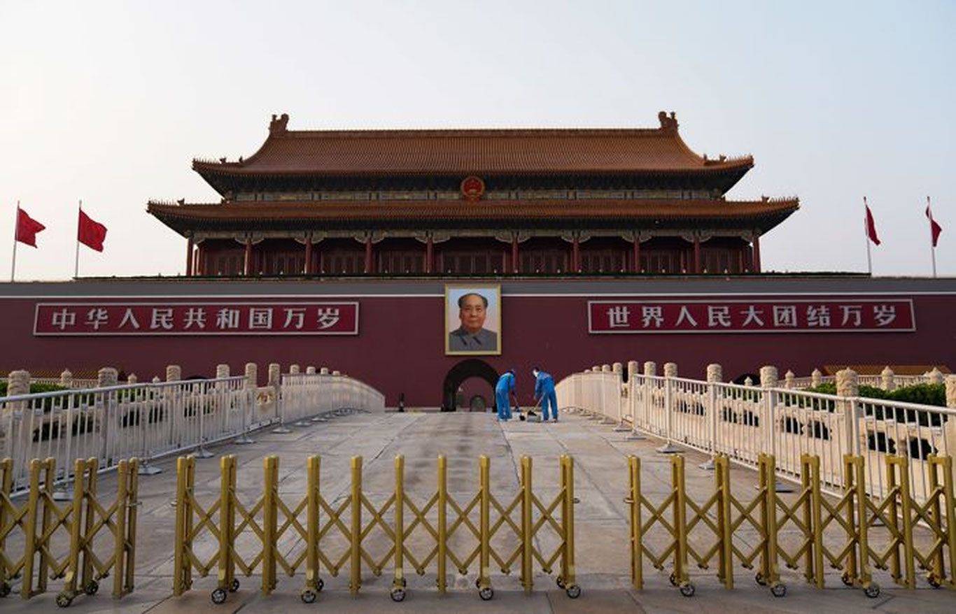 Хитойда COVID-19 авж олиши туфайли 30 дан ортиқ амалдор жазоланди