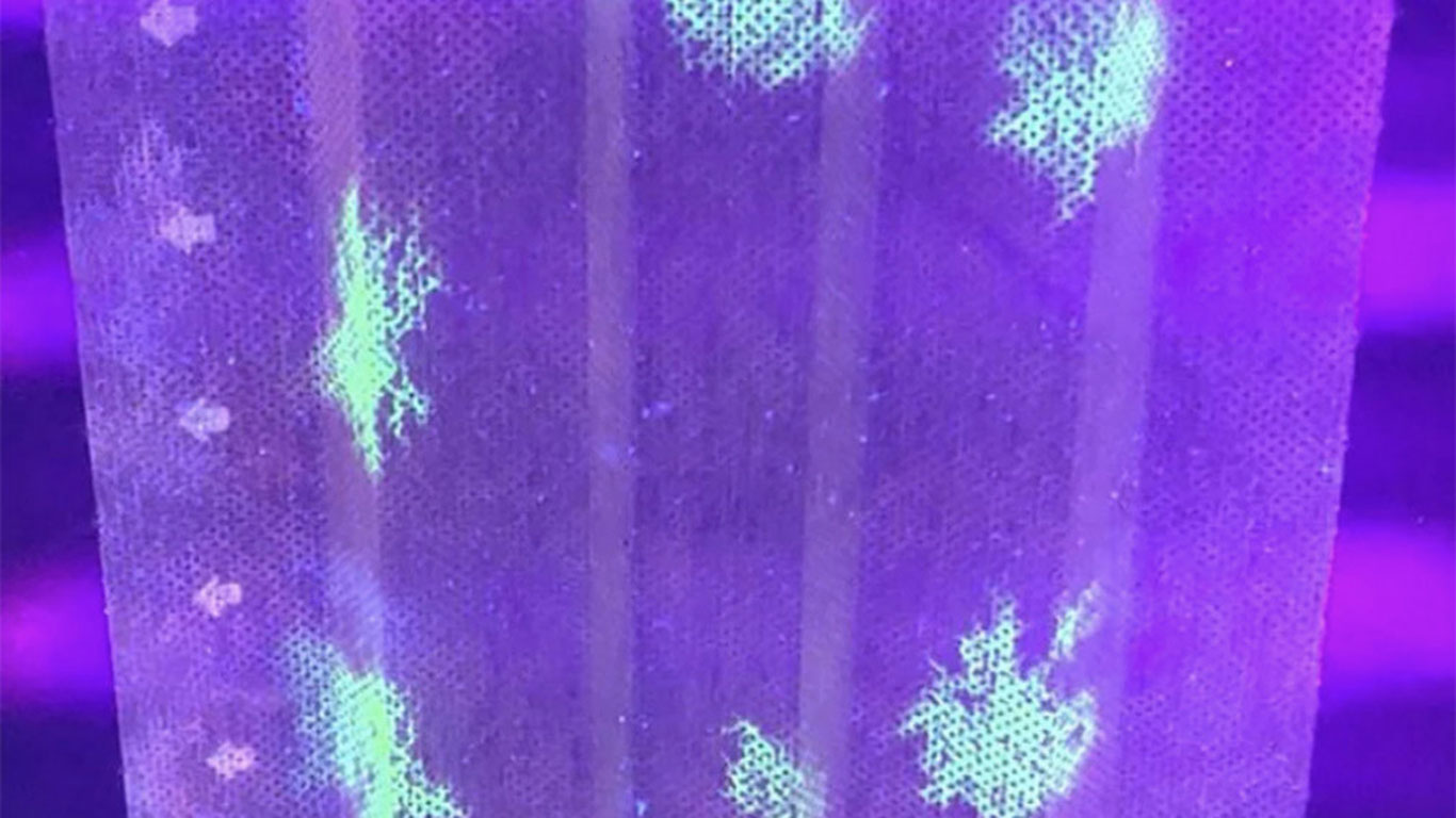 Японияда COVID-19 зарралари билан алоқа қилганда  нур сочувчи ниқоб яратилди