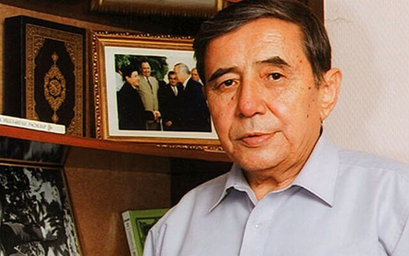 Ўткир Ҳошимов ҳақида “Чироқ кўтарган одам” ҳужжатли фильми суратга олинади