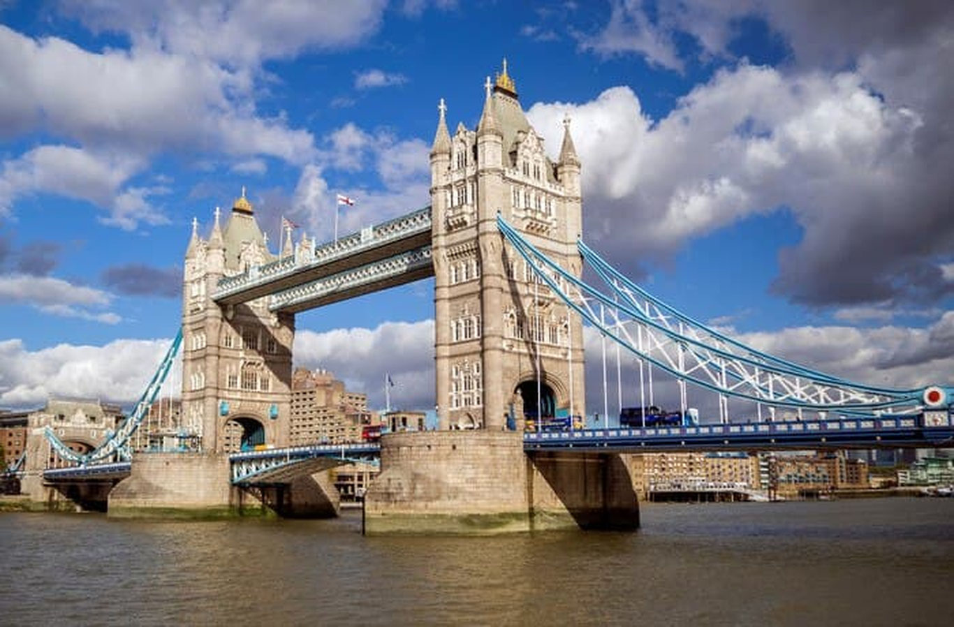 Londonda mashhur Tower ko‘prigi buzilib qoldi