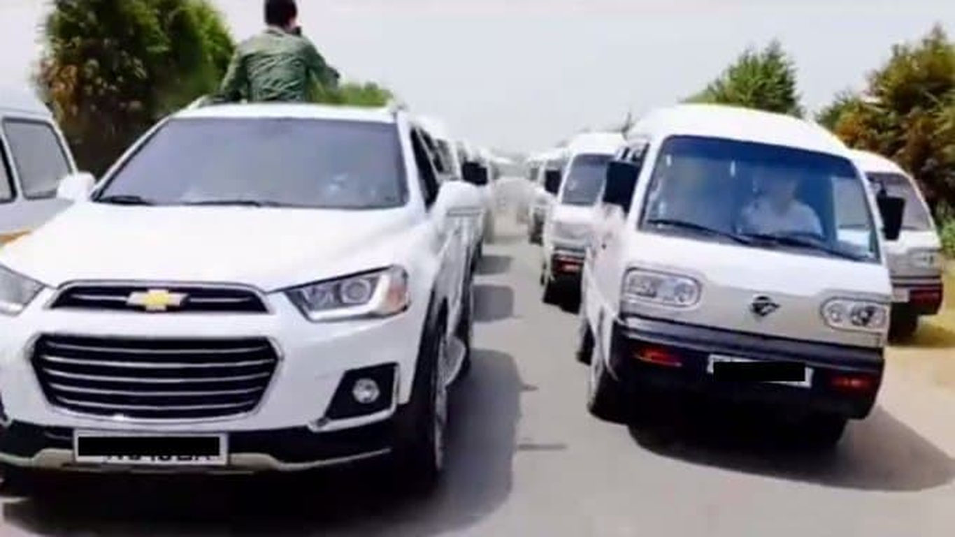 Сурхондарёда гуруҳ-гуруҳ бўлиб ҳаракатланган ҳайдовчиларга чора кўрилди