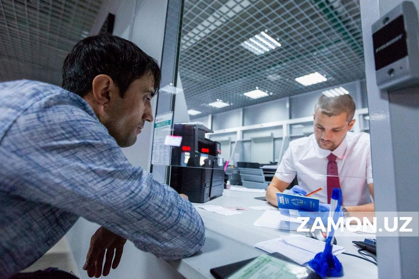 Rossiyadagi migrantlar endi “Zolotaya Korona” orqali 15 ming rublgacha qarz olib, vataniga jo‘natishi mumkin