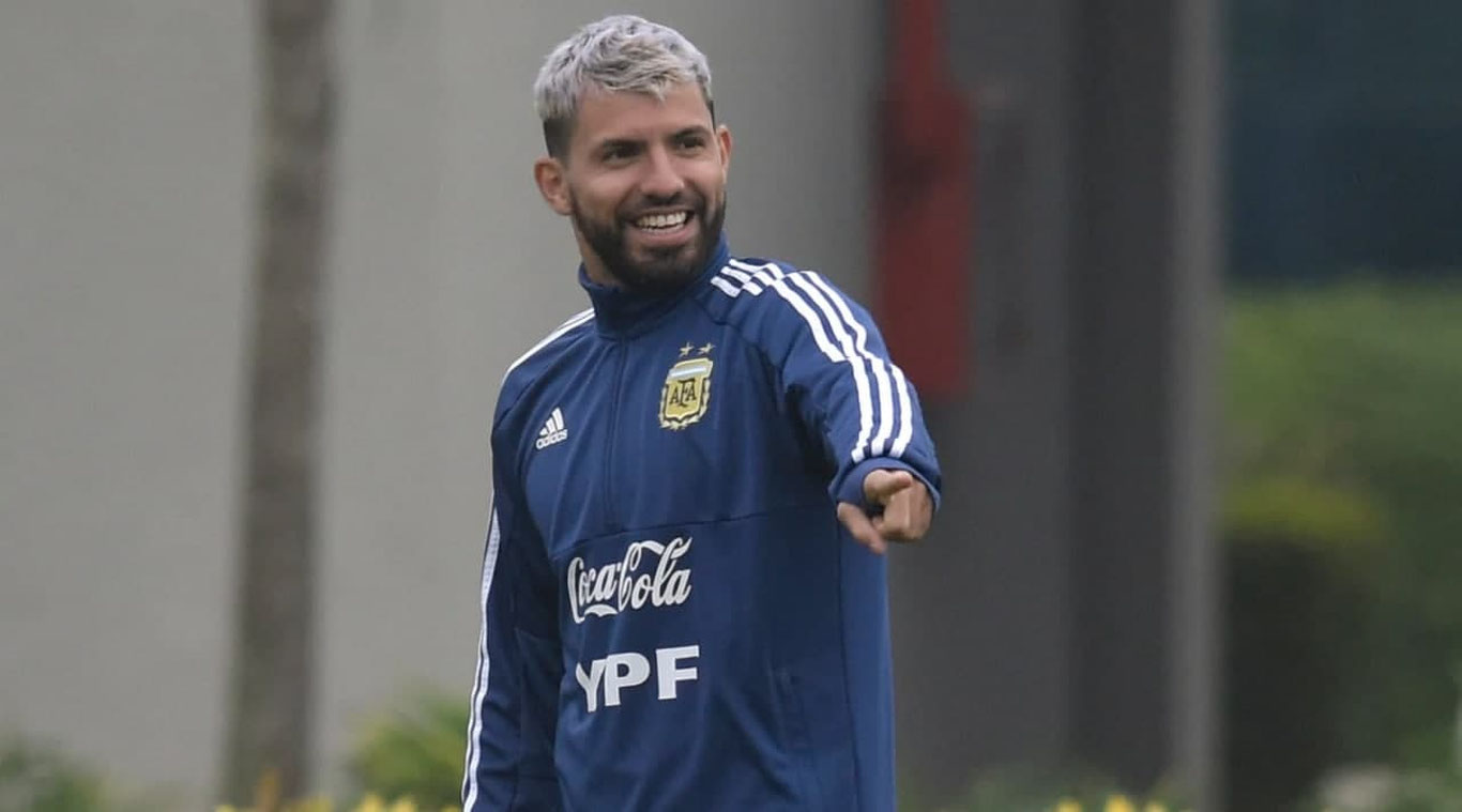 Энг яхши тўпурар номига Агуэро номи қўйилади