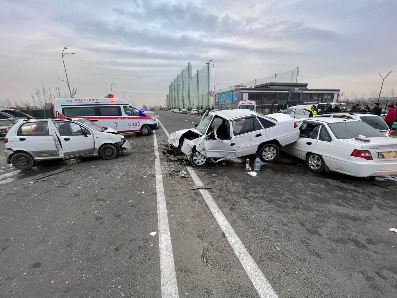 Тошкентда 3 та автотранспорт воситаси иштирокида ЙТҲ содир бўлди