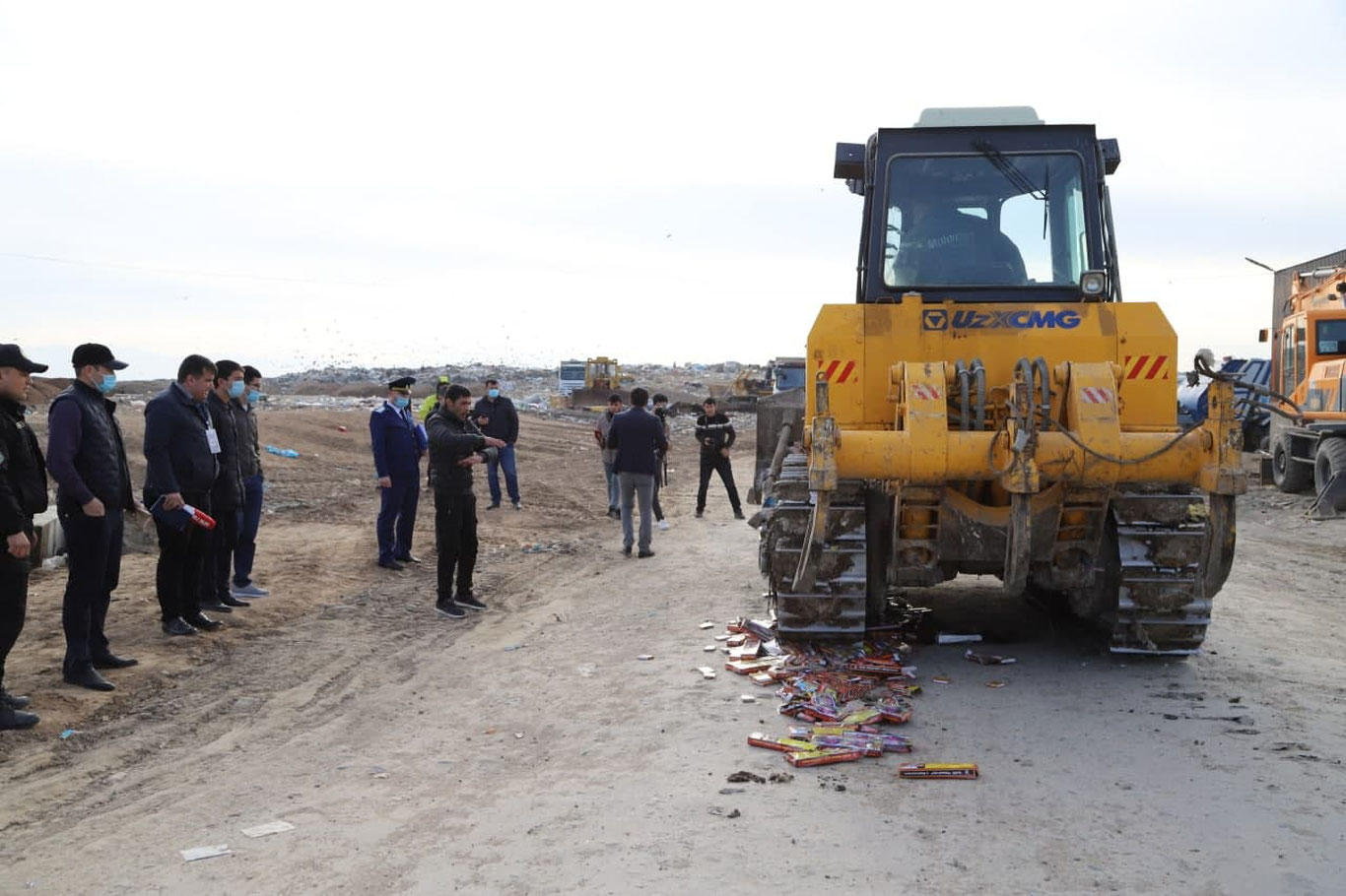 Салкам 11 ярим миллион сўмлик пиротехника кўмилди