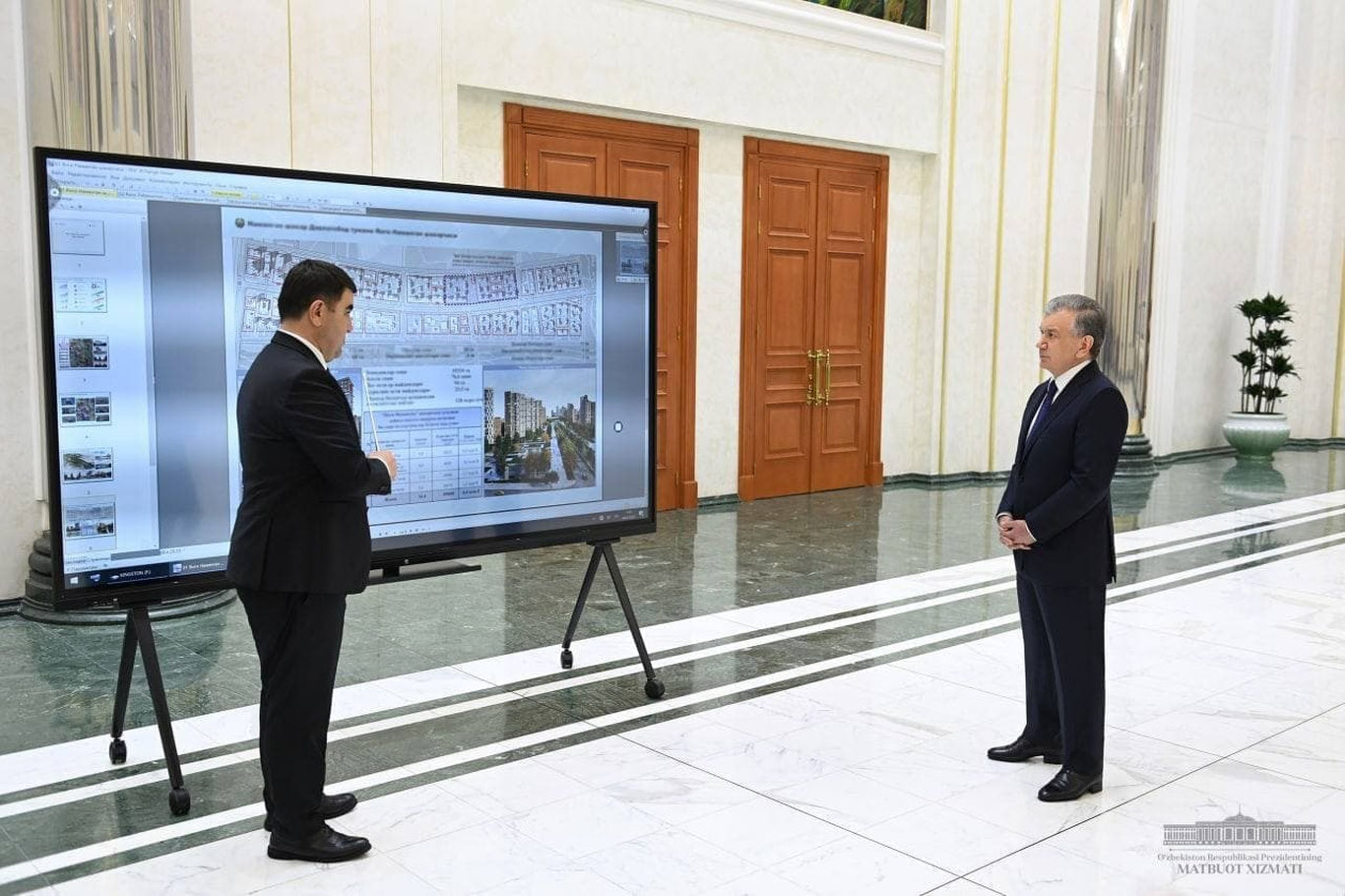 Shavkat Mirziyoyev “Yangi Namangan” shaharchasining ikkinchi bosqich loyihasi bilan tanishdi
