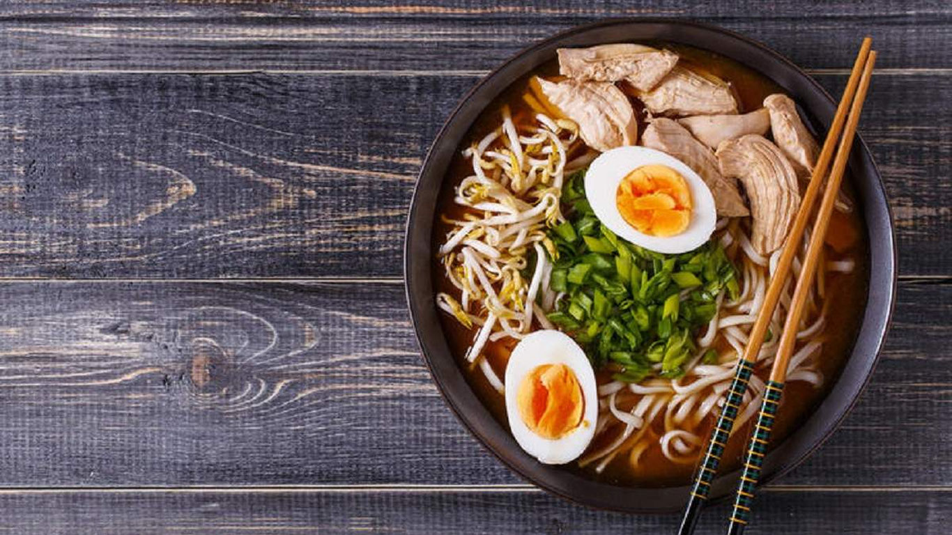 Yaponiyada yuk mashinalari ramyon sho‘rvasining yog‘ida harakatlanishni boshladi