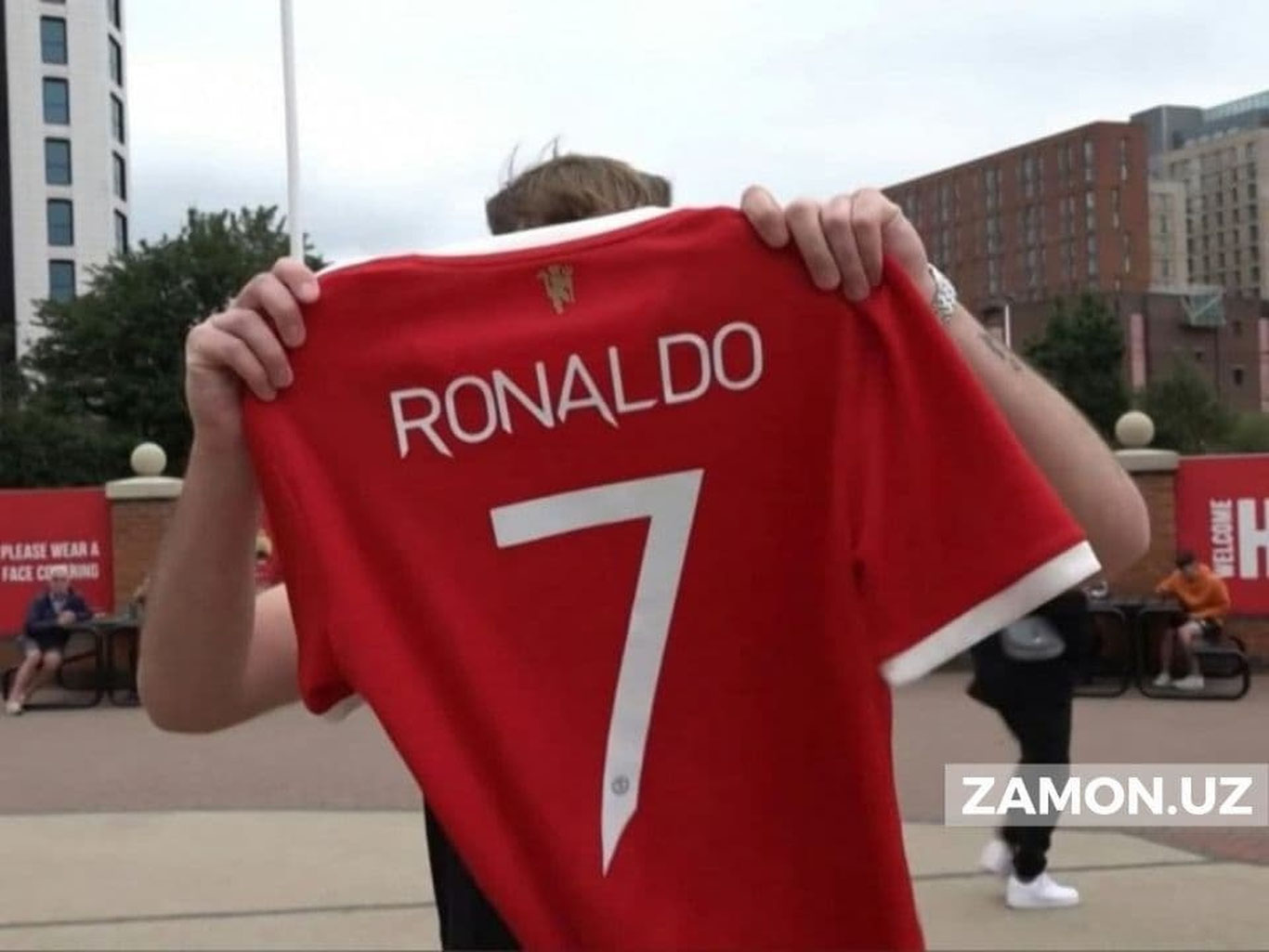 Futbolkalar Ronalduning transfer narxini qoplaydi...mi?