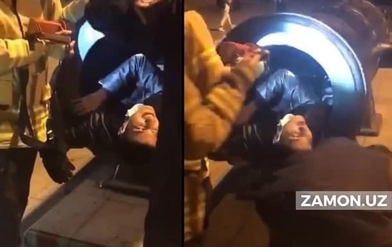 Усмонийлар империясига тегишли тўп ичида суратга тушмоқчи бўлган эркак унга ёпишиб қолди