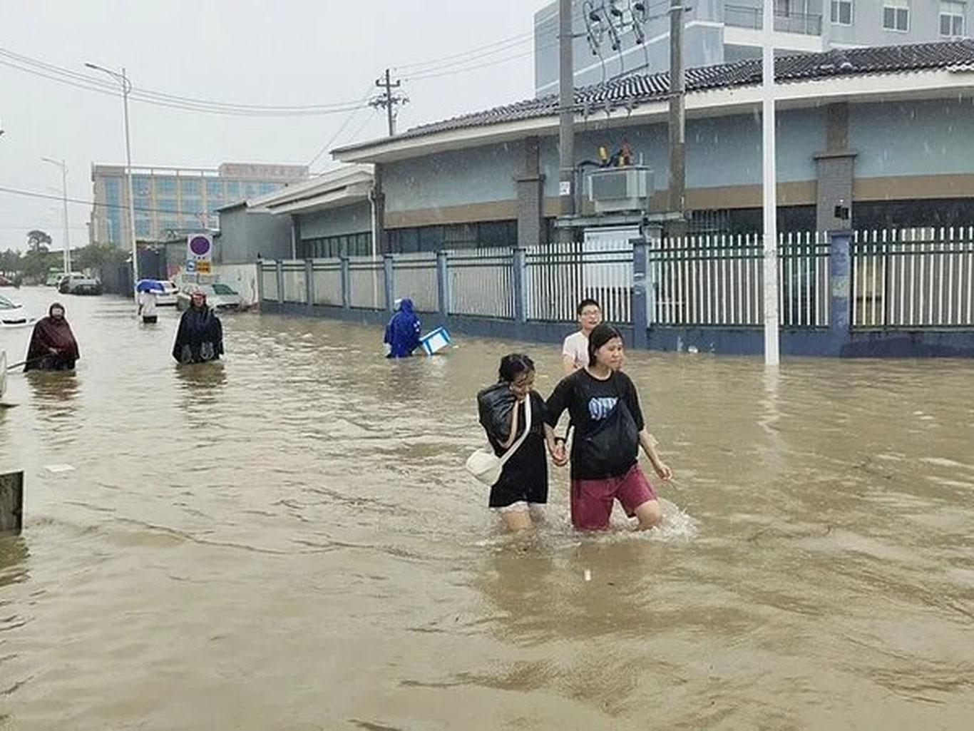 Японияда 368 мингдан ортиқ аҳоли эвакуация қилинади