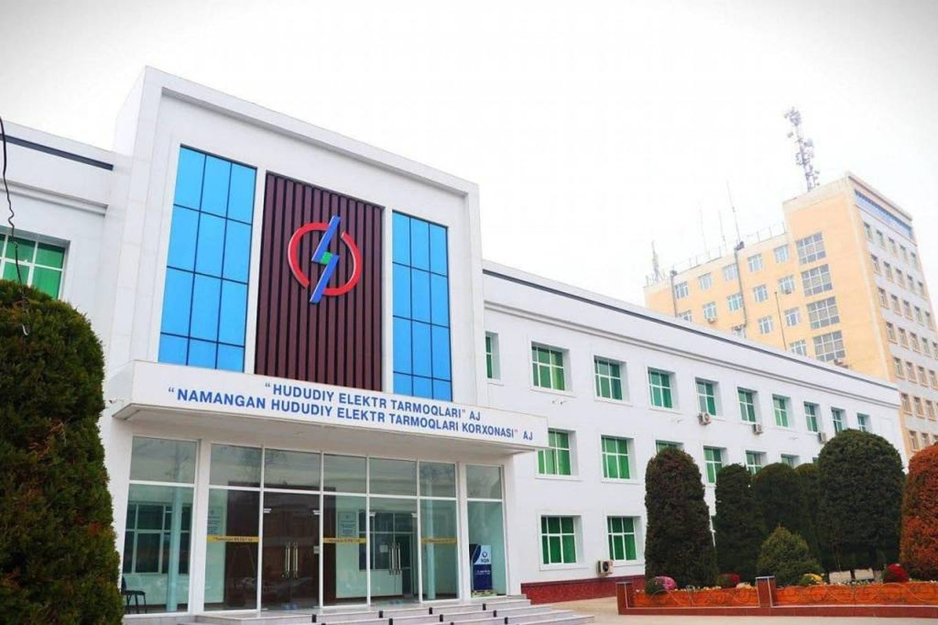 Ertalabdan buyon “svet” yo‘q: Namanganda ayni jaziramada yuzaga kelgan elektrdagi uzilishlardan aholi qiynalmoqda