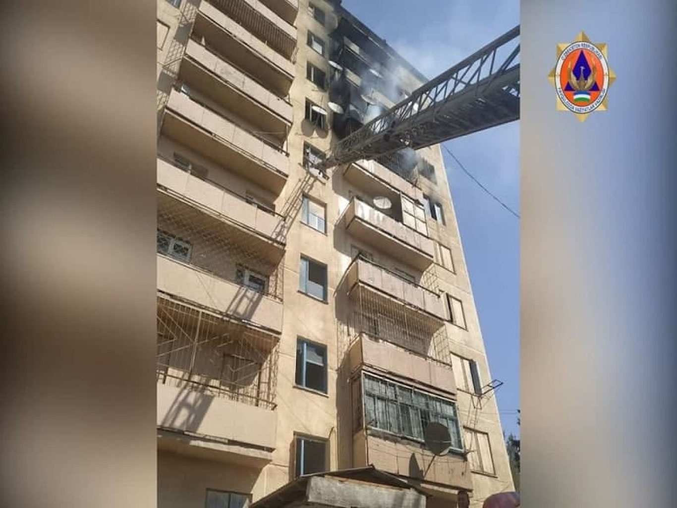 Ангренда кўп қаватли уйда ёнғин чиқди, 25 киши эвакуация қилинди