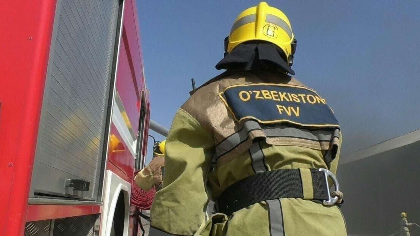 Фарғонада 200 тонналик пахта ўрамида ёнғин чиқди