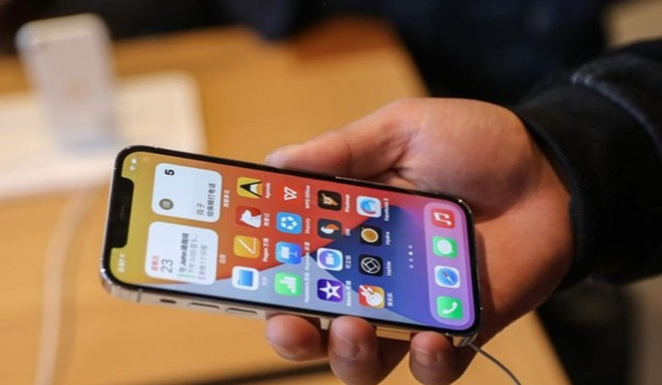 iPhone 14 мустақил равишда полицияни ЙТҲ жойига чақирди