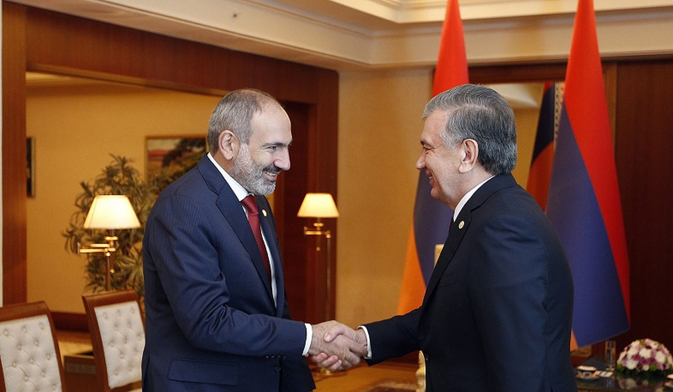 Shavkat Mirziyoyev Armaniston Bosh vaziri bilan telefon orqali muloqot qildi