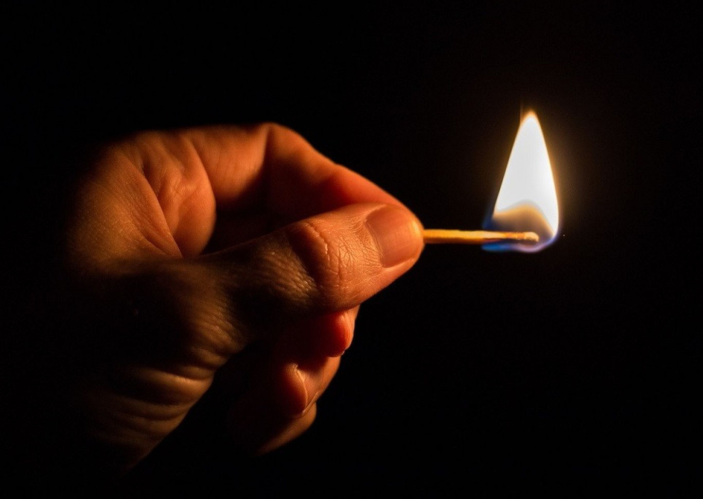 Britaniyalik ayol o‘ziga xiyonat qilgan erkakdan o‘ch oldi